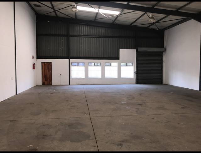 340M² FACTORY TO LET IN EVERITE INDUSTRIA